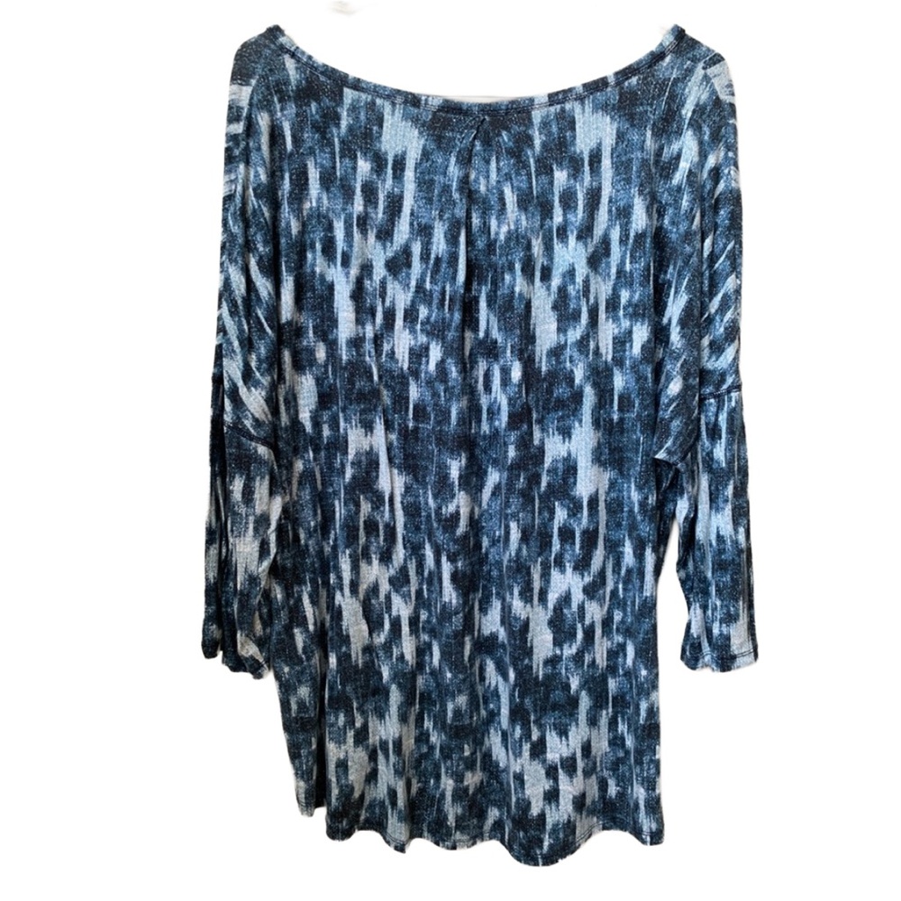 SUNDAY Women’s Blue White Print Scoop Neck Rayon Spandex 3/4 Sleeve Tee Shirt